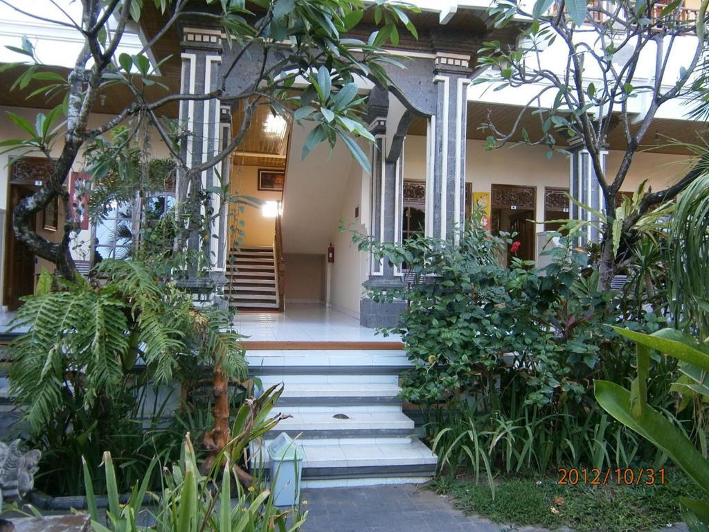 Adus Beach Inn Legian Exterior foto