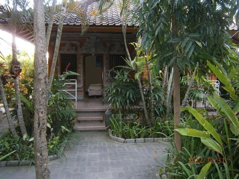 Adus Beach Inn Legian Exterior foto